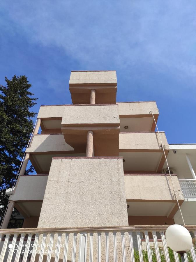 Apartments Anne Petrovac Exterior photo