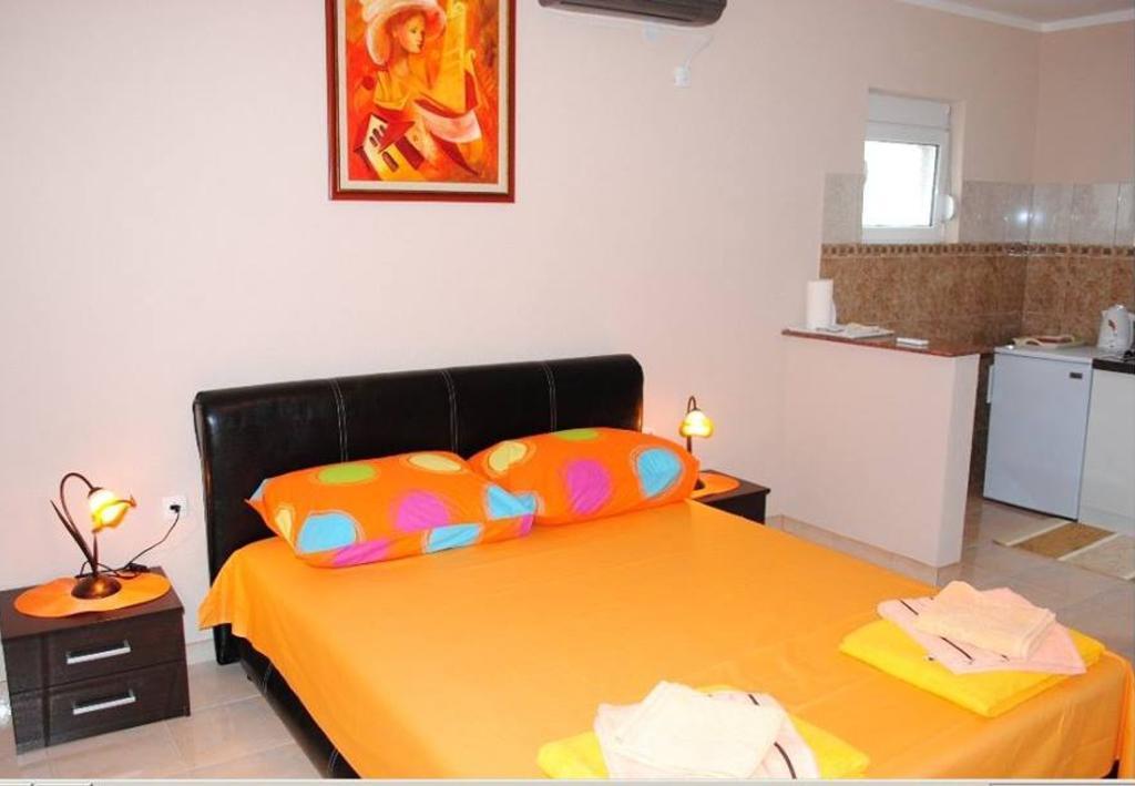 Apartments Anne Petrovac Room photo